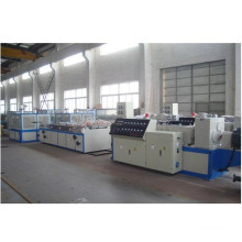 CE / SGS / ISO9001 Chaîne de production de panneaux décorés en PVC